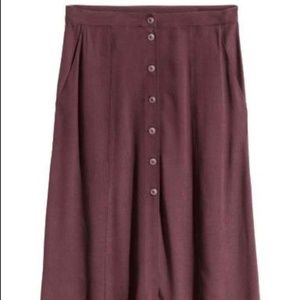 New H&M bohemian plum maxi skirt pockets! Size 6